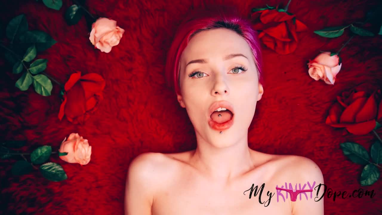 En MILF stønner, mens hun onanerer solo i en nærbillede pornovideo - Videos - Big Ass Monster porn
